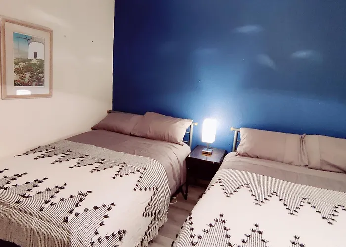 Sherlock\'S House -Entire House 4 Spacious Bedroom 9 Beds Private Free Parking & Wifi Tv Contractor Family & Pets Welcome