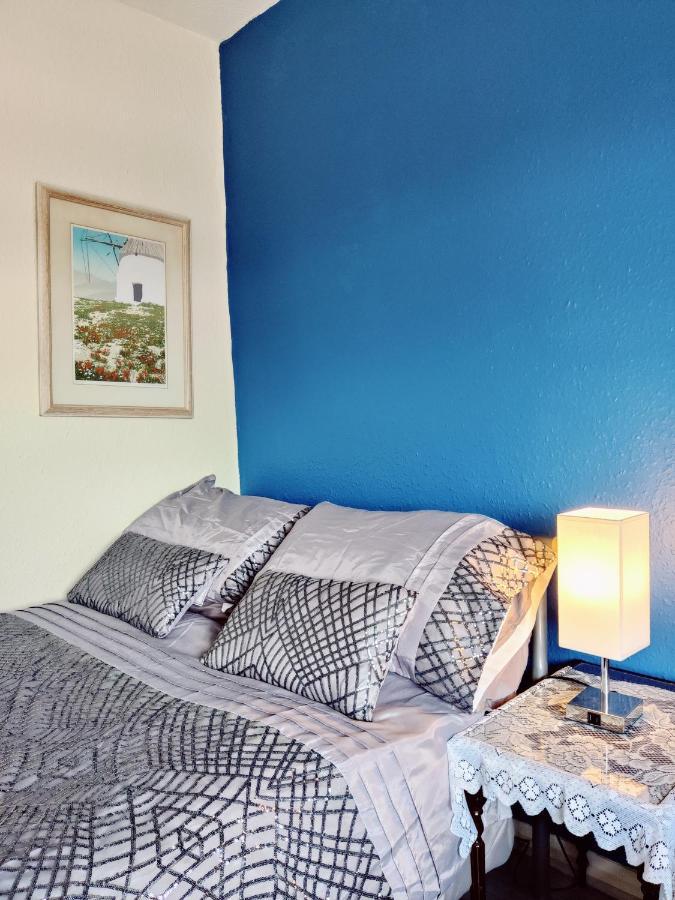 Sherlock's House: Spacious 4-bedroom With Free Parking & Pet-friendly Holiday home