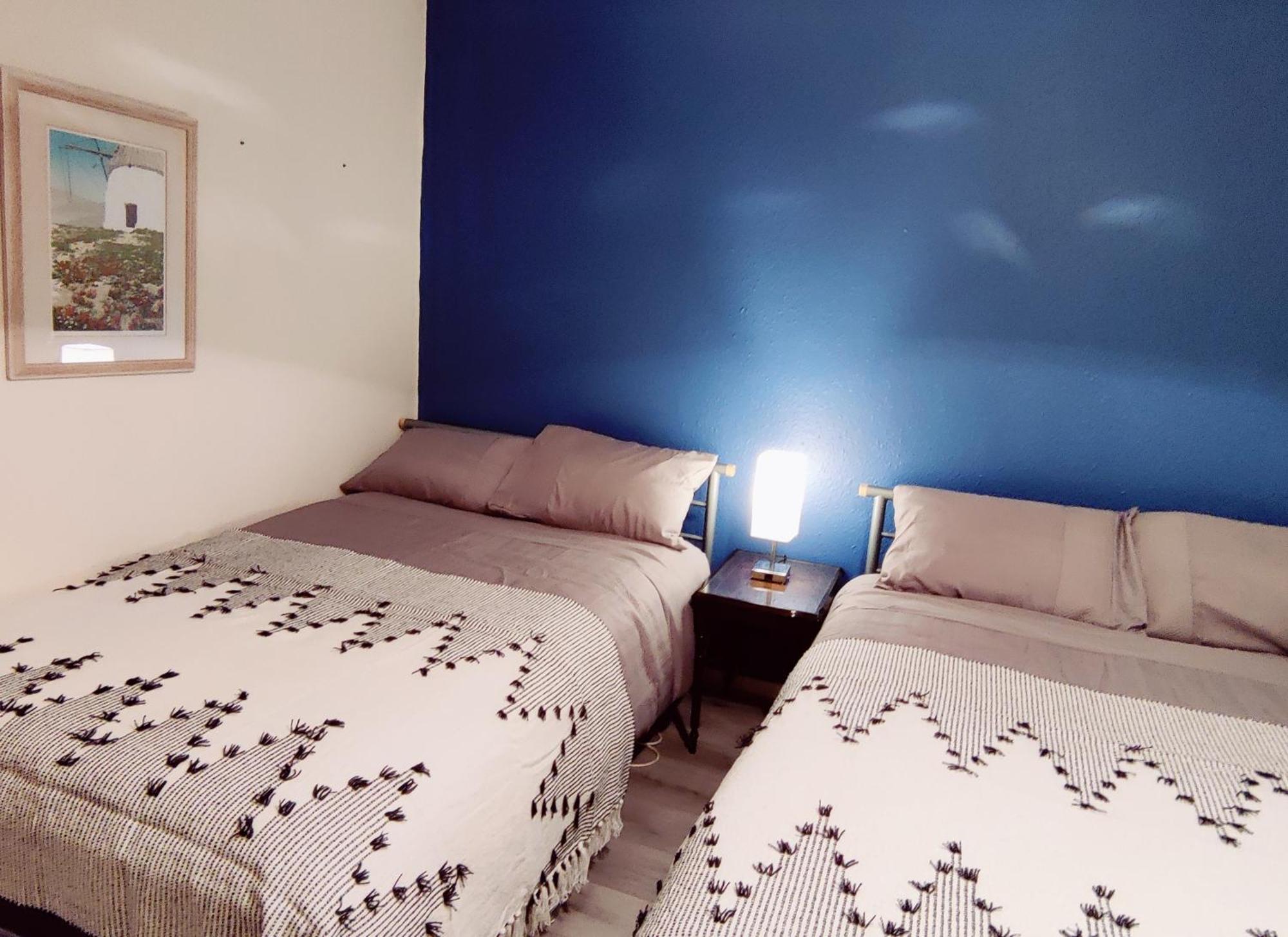 Sherlock's House: Spacious 4-bedroom With Free Parking & Pet-friendly Burton-upon-Trent