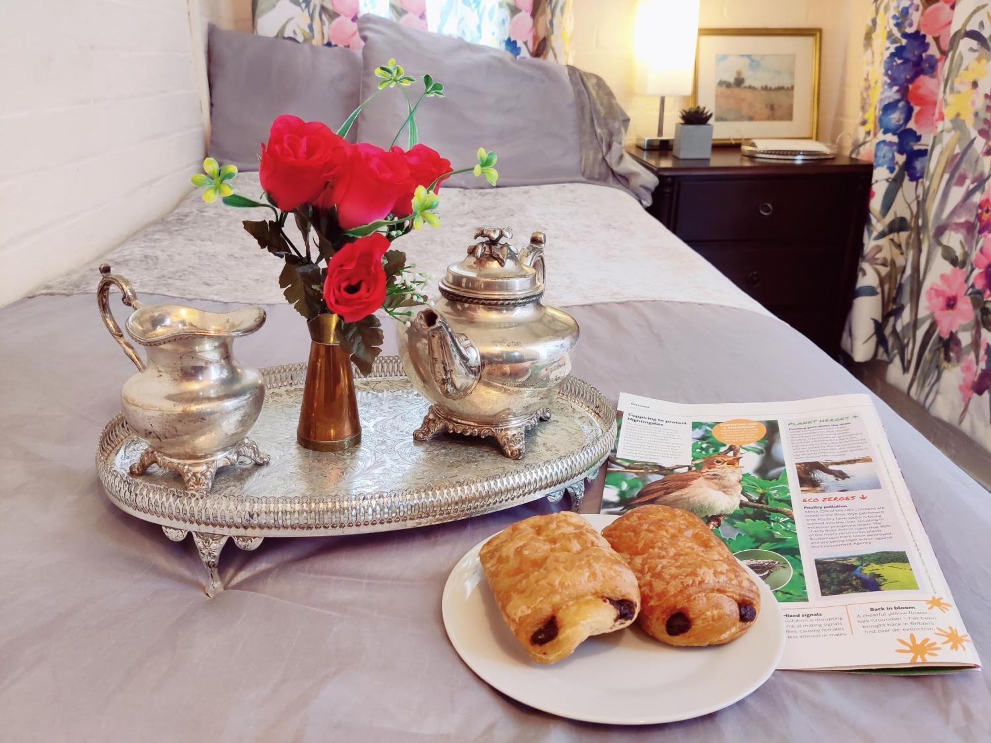 Sherlock's House: Spacious 4-bedroom With Free Parking & Pet-friendly *